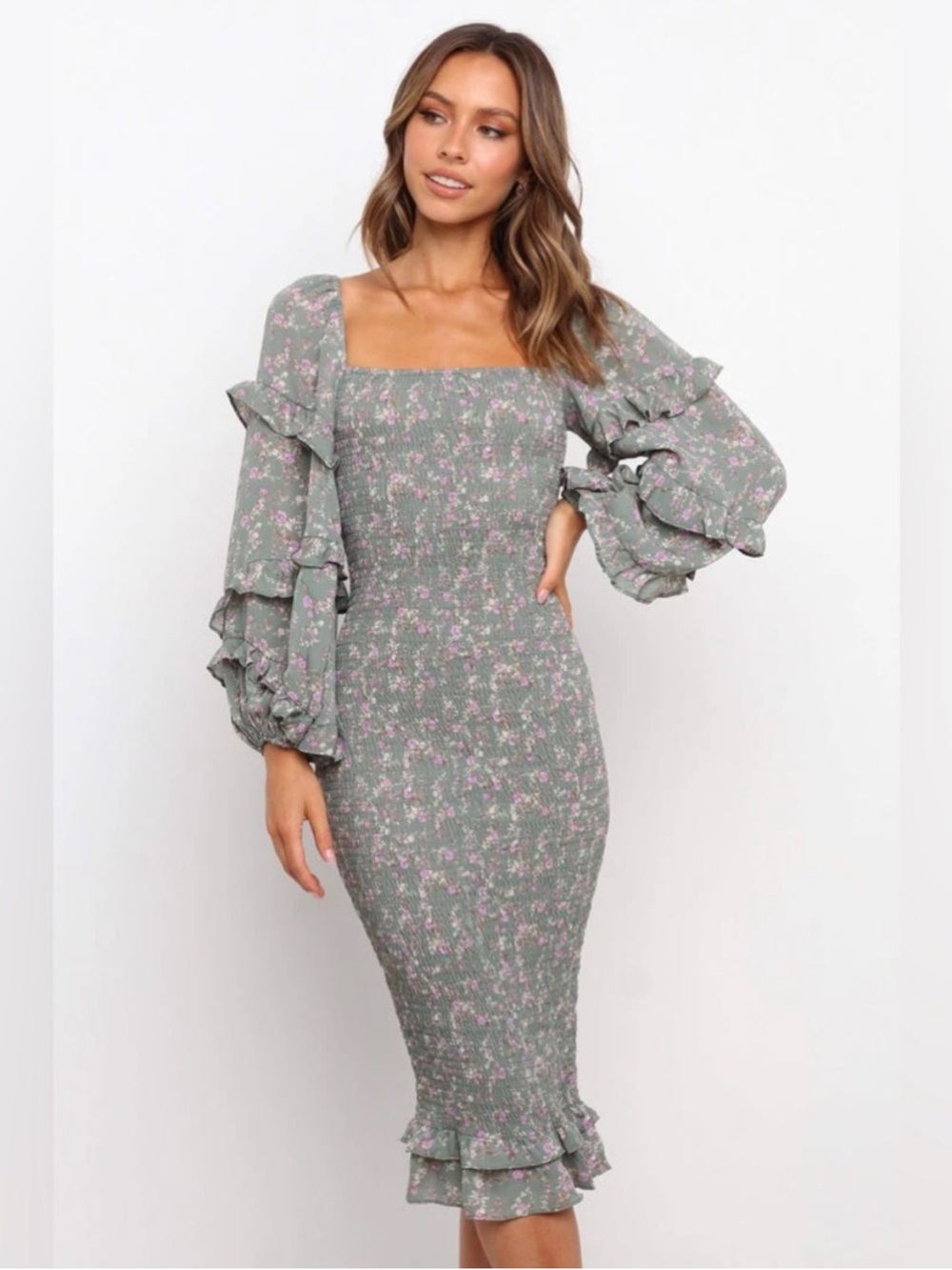 Petal & Pup Leia Smocked Ruffle Floral Midi Dress in Size US 0
